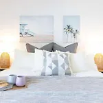 Stylish Studio Steps From Bondi Shoreline